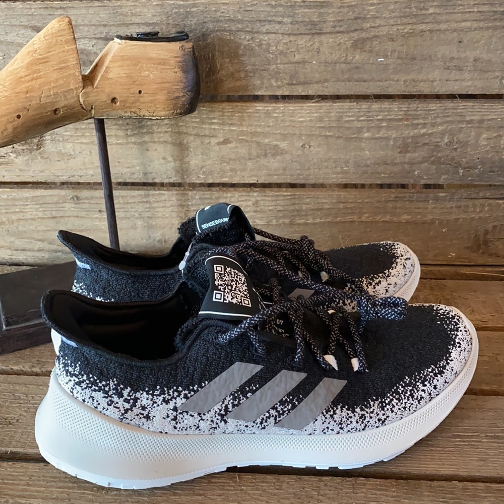 Adidas - Picture 2 of 4